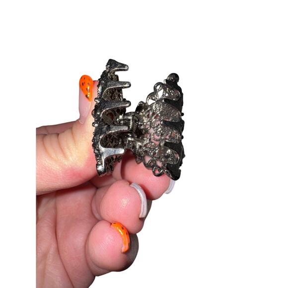 Hair Clip / Victorian style / mini / silver tone / purple tone / EUC - Picture 5 of 5